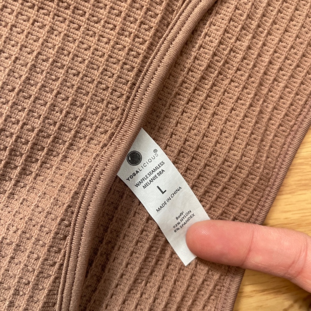 Yogalicious Bundle of Two Cropped Athletic Waffle Knit Work Out Tops Size Large - Picture 4 of 7